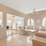 Leuki Villa *
